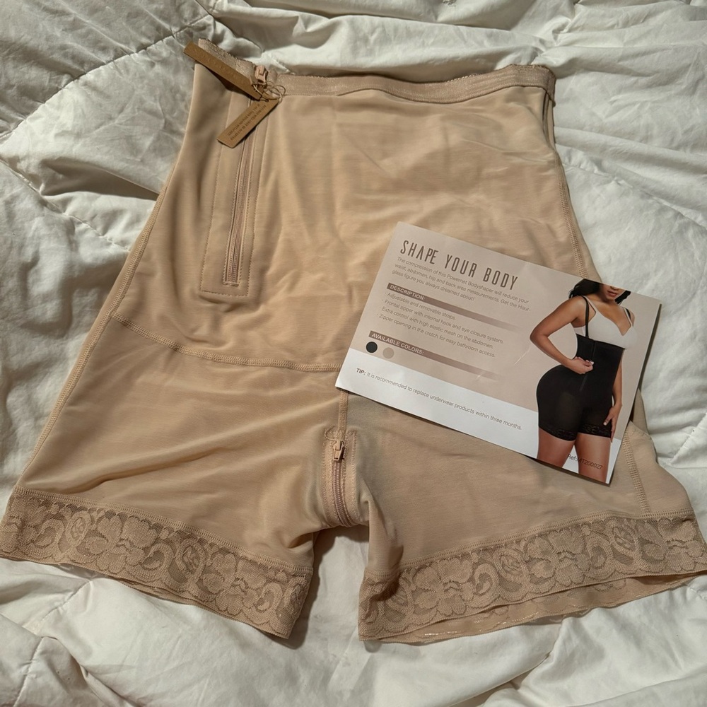 NWT - Viral ShapeLLX Body Contour Shape wear Butt Lifting Tummy Control